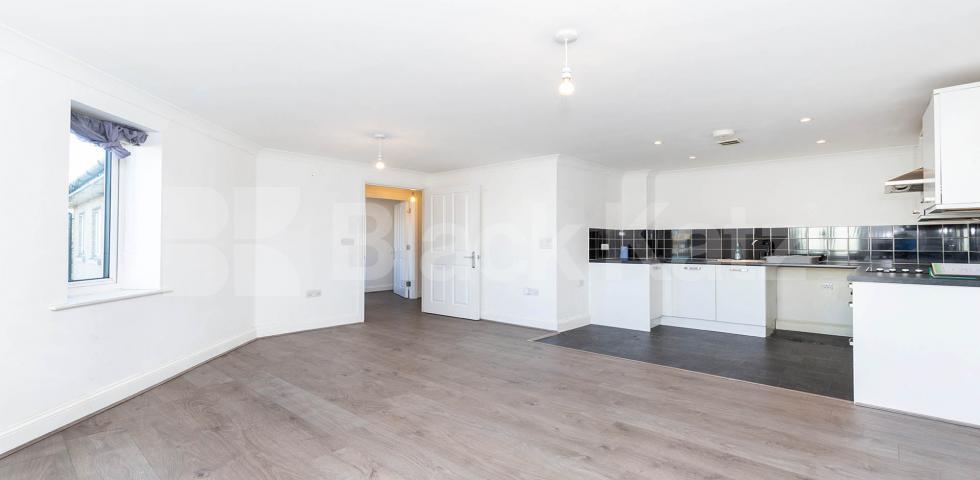 			2 Bedroom, 2 bath, 1 reception Apartment			 Green Lanes, Palmers Green